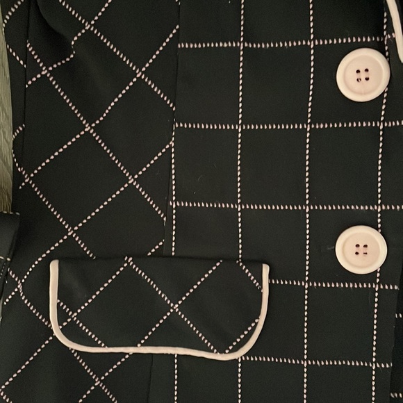 Cute suit jacket - Picture 3 of 3